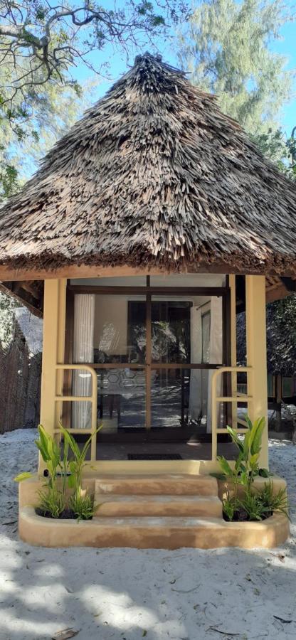 达累斯萨拉姆 Mikadi Beach Camp & Backpackers旅舍 外观 照片