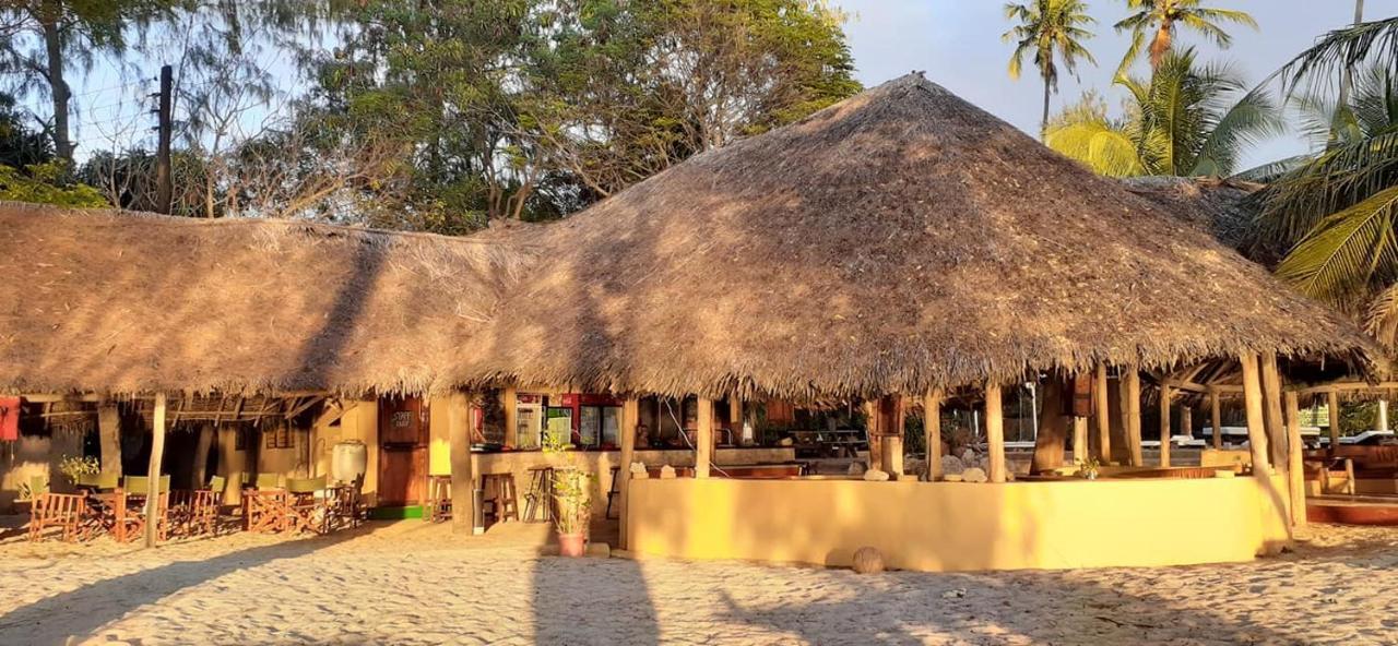 达累斯萨拉姆 Mikadi Beach Camp & Backpackers旅舍 外观 照片