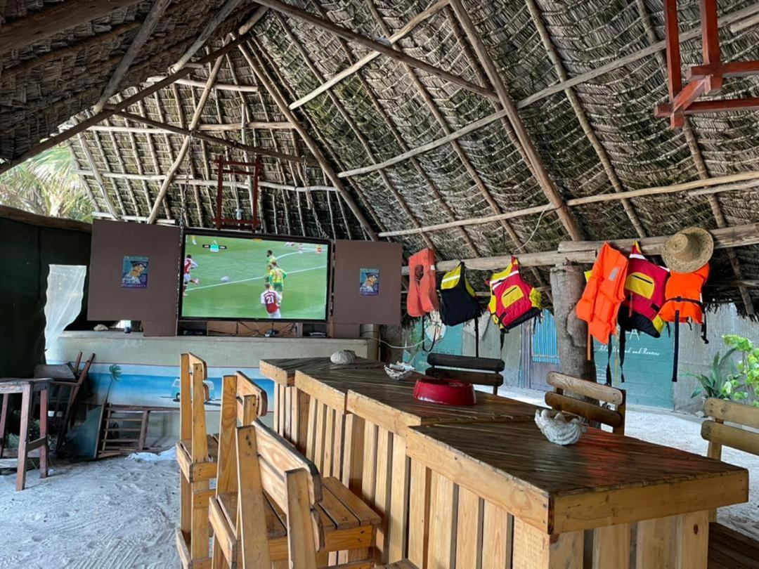 达累斯萨拉姆 Mikadi Beach Camp & Backpackers旅舍 外观 照片