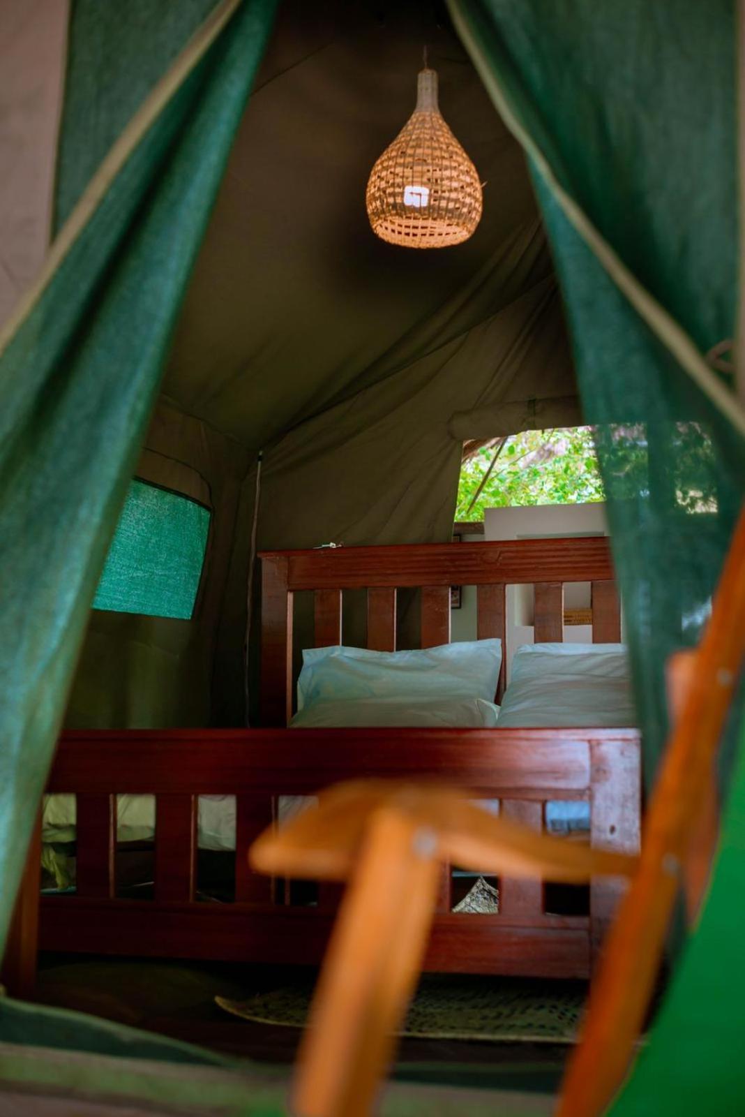 达累斯萨拉姆 Mikadi Beach Camp & Backpackers旅舍 外观 照片