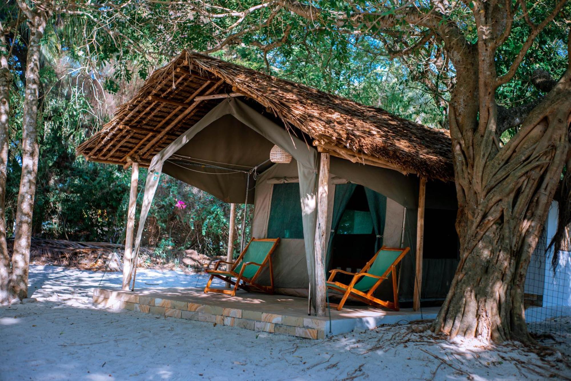 达累斯萨拉姆 Mikadi Beach Camp & Backpackers旅舍 外观 照片