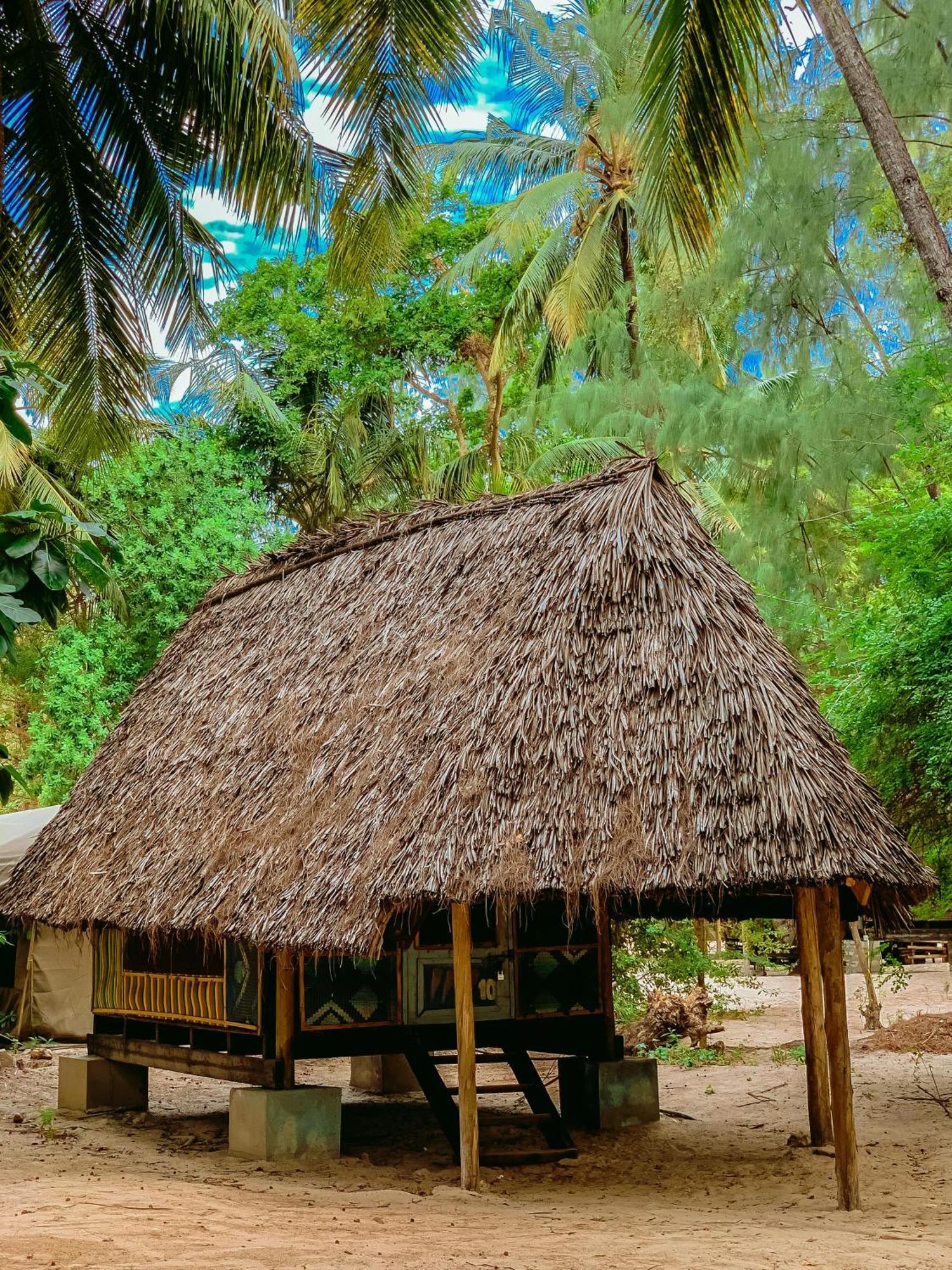 达累斯萨拉姆 Mikadi Beach Camp & Backpackers旅舍 外观 照片