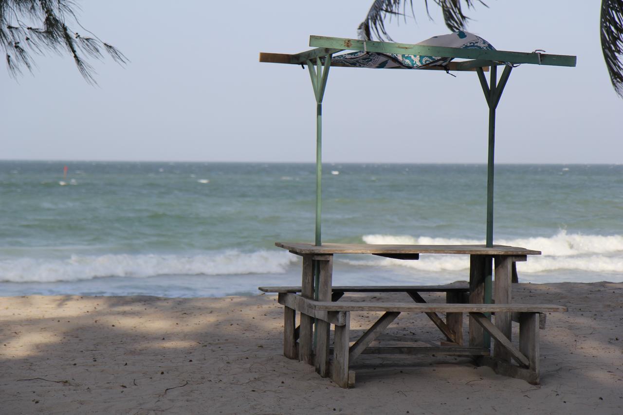 达累斯萨拉姆 Mikadi Beach Camp & Backpackers旅舍 外观 照片