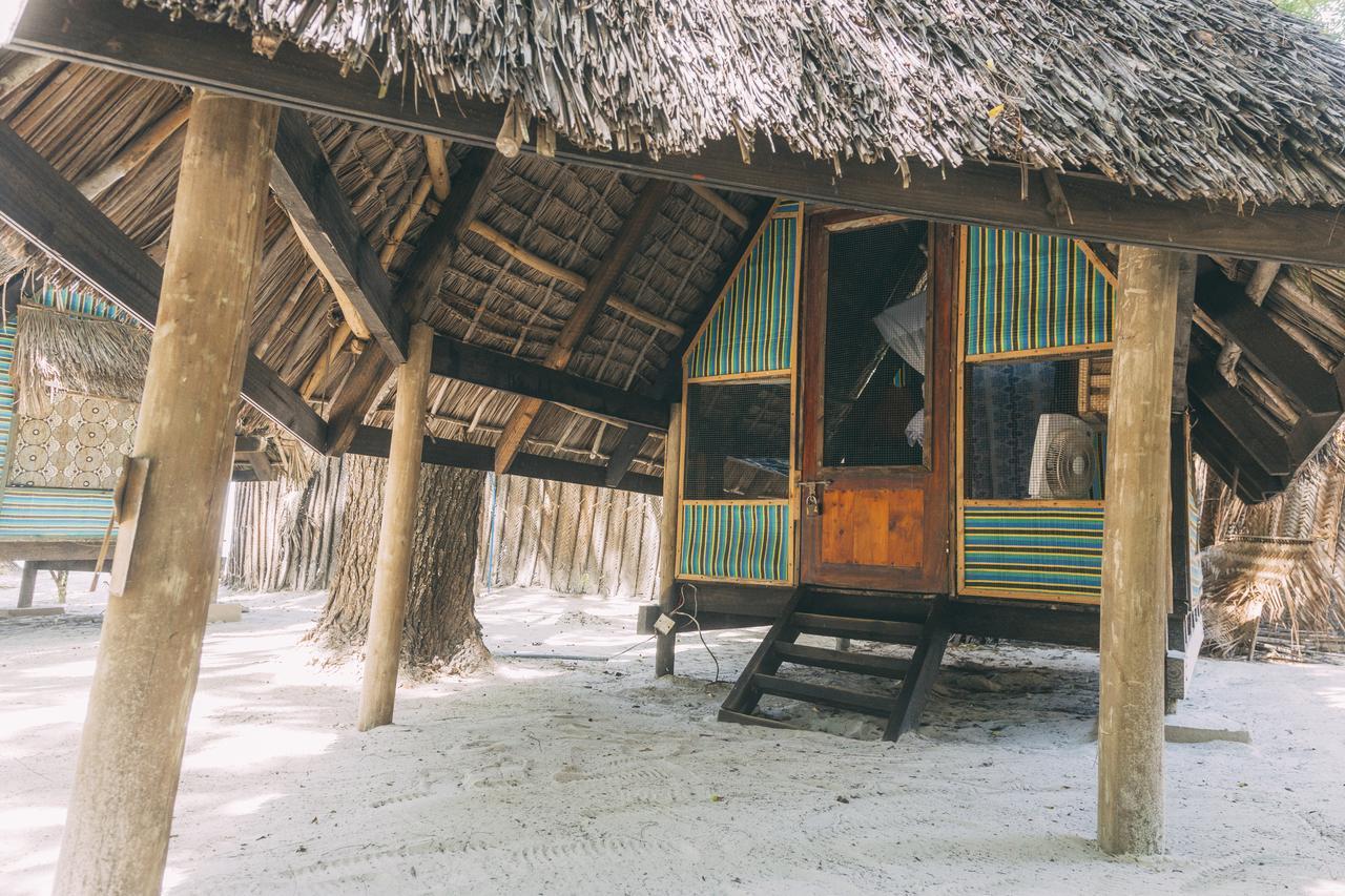 达累斯萨拉姆 Mikadi Beach Camp & Backpackers旅舍 外观 照片