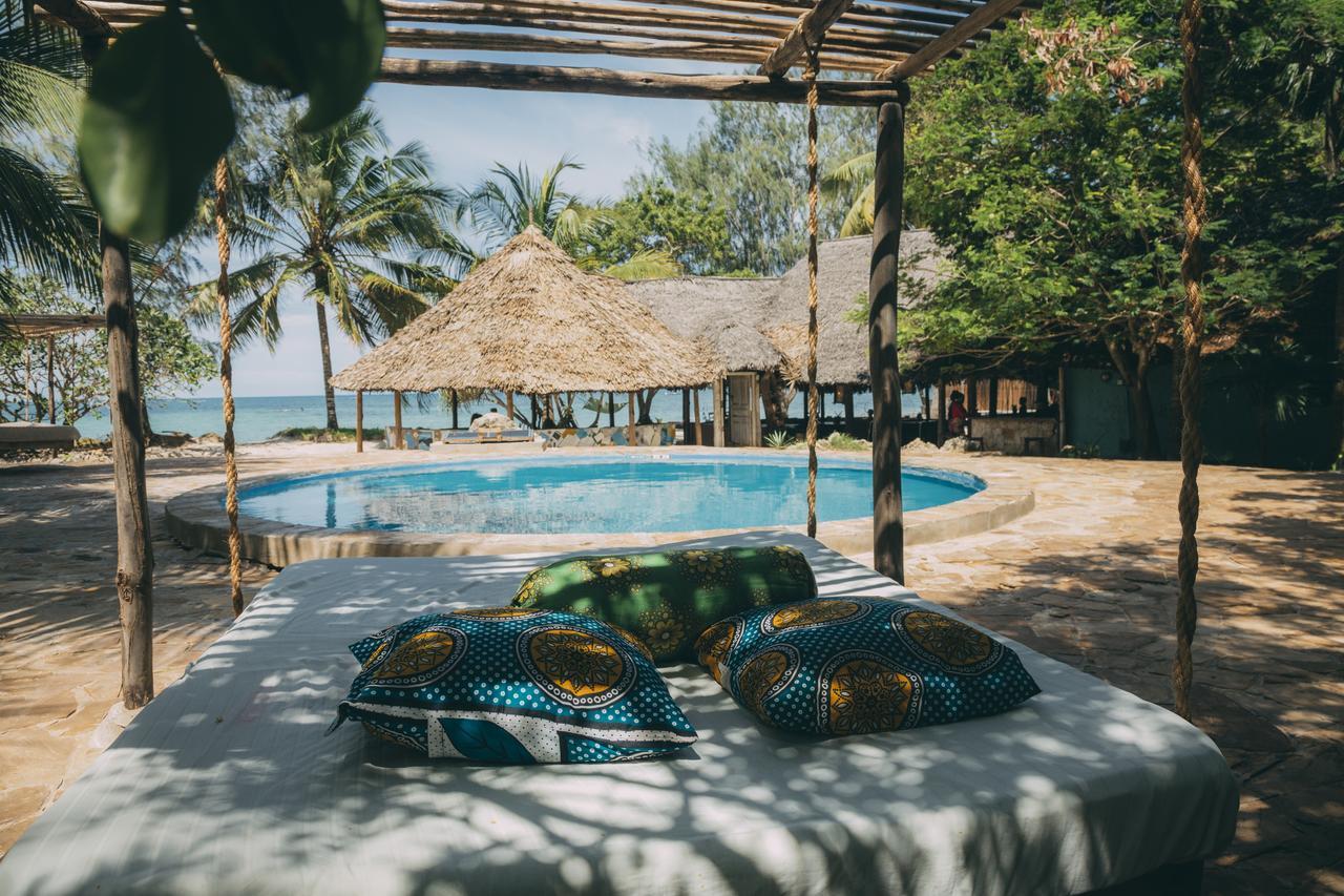 达累斯萨拉姆 Mikadi Beach Camp & Backpackers旅舍 外观 照片
