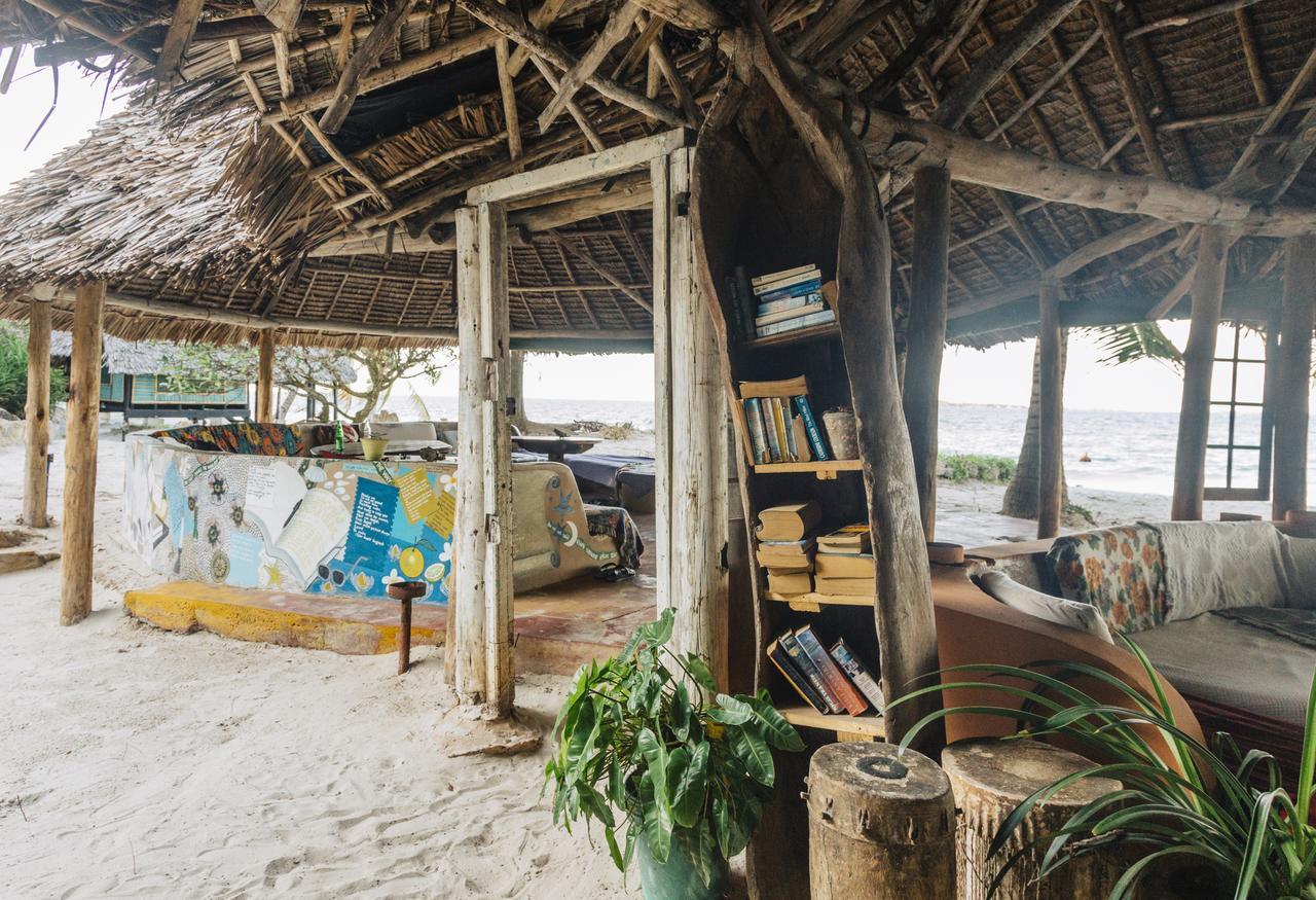 达累斯萨拉姆 Mikadi Beach Camp & Backpackers旅舍 外观 照片